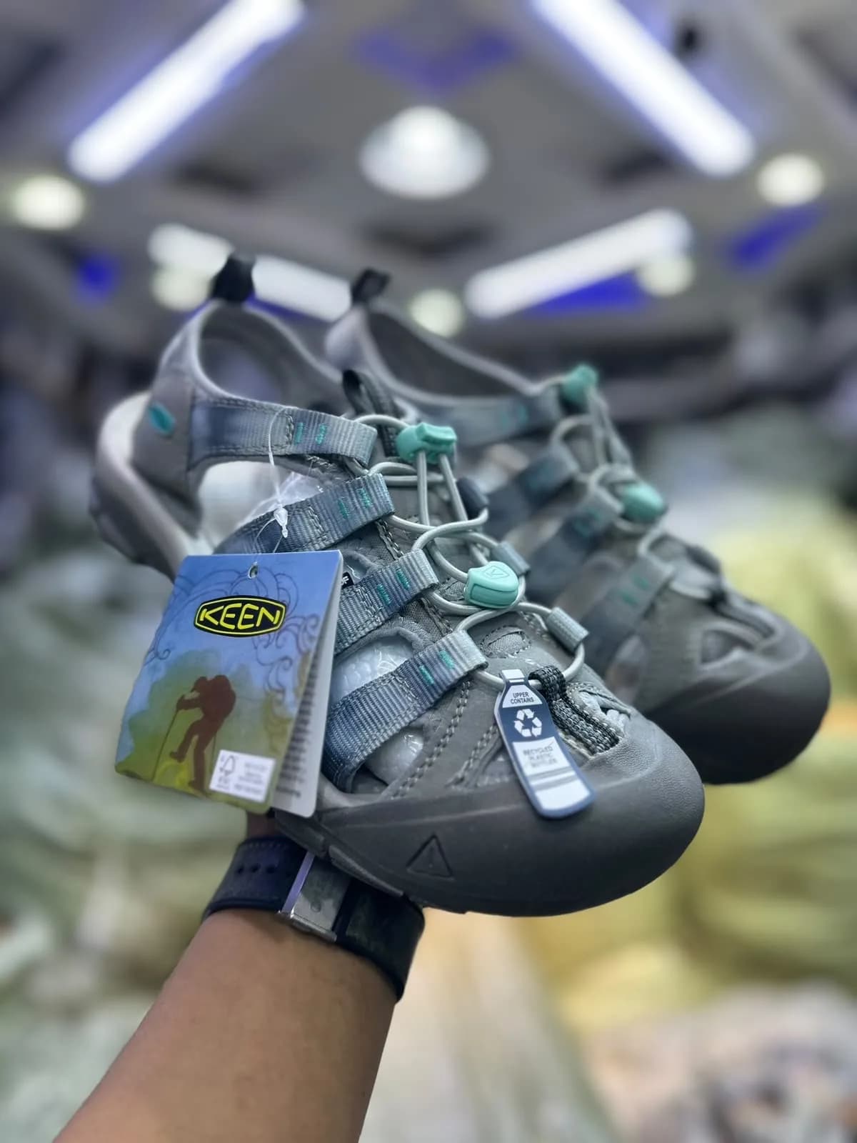Keen open shoes